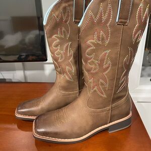 SOLD - Brown Western Cowboy Boots - Never worn